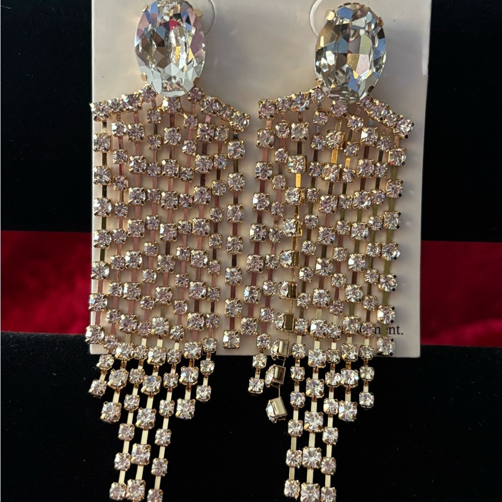 J124 NWT Petit Moments "Hollywood Glam" Gold and Silver Crystal Drop Earrings